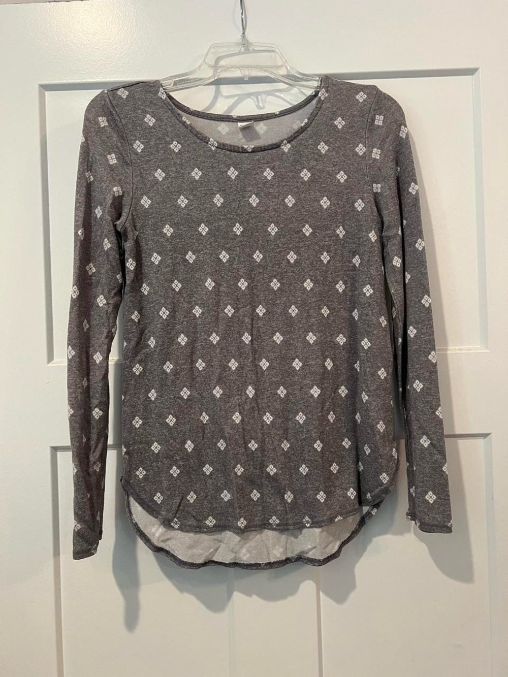 Women’s Gray XS Old Navy OLong-Sleeve Scoop Neck Top with Pattern